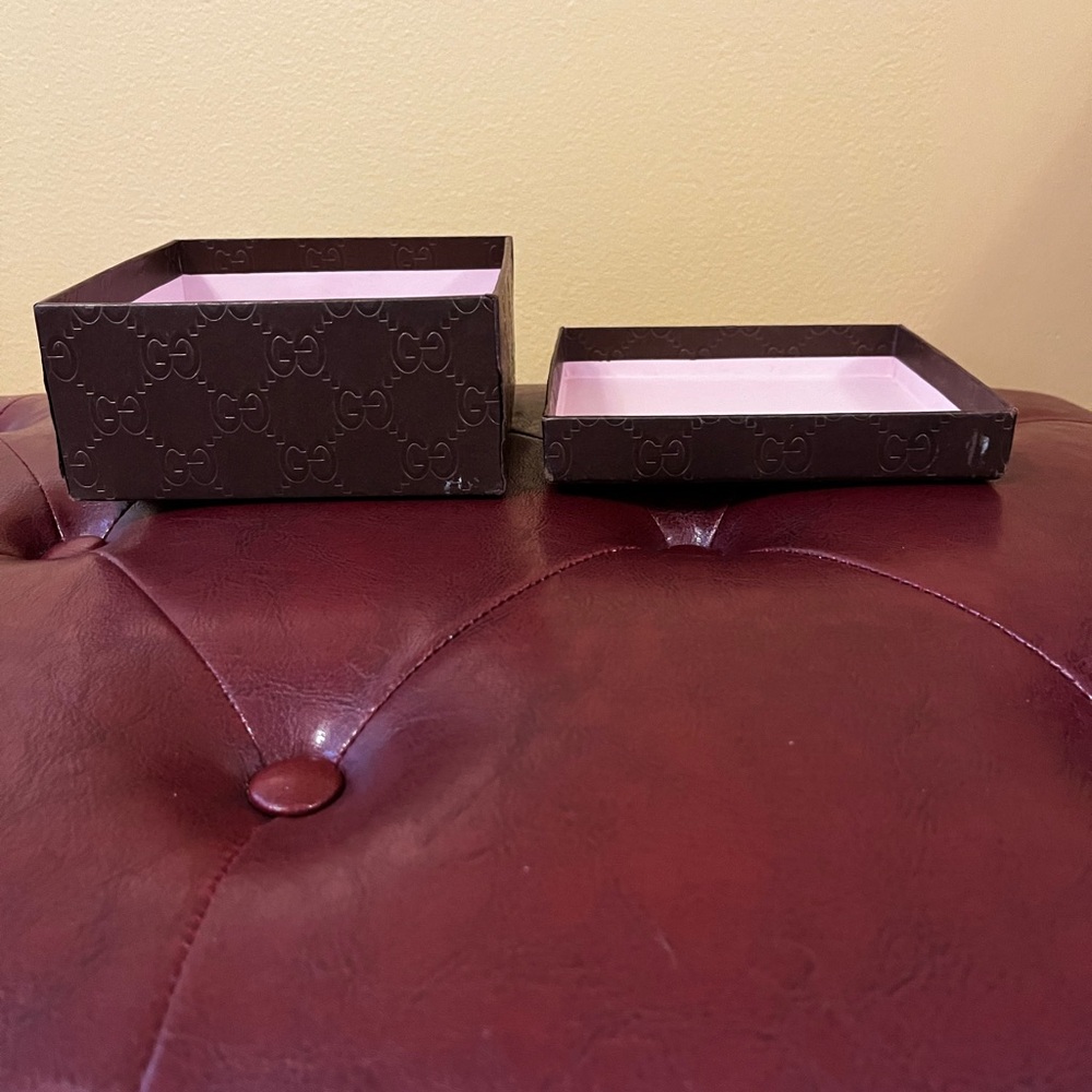 Gucci Embossed Brown Box with Gold Logo - Picture 5 of 14